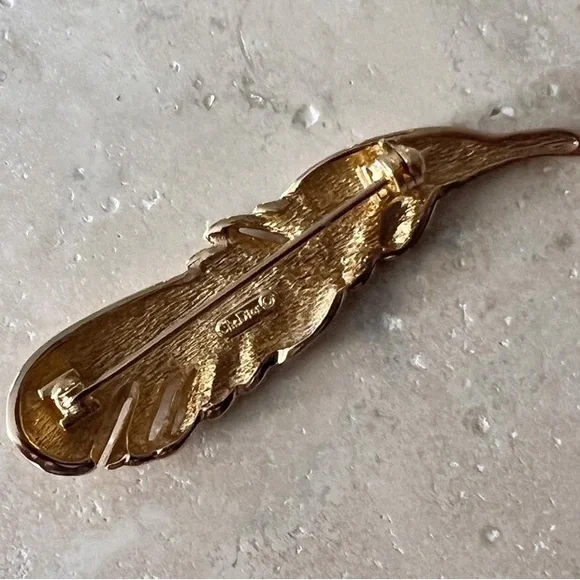 CHRISTIAN DIOR Brooch Pin Jewelry Gold Rhinestones Feather